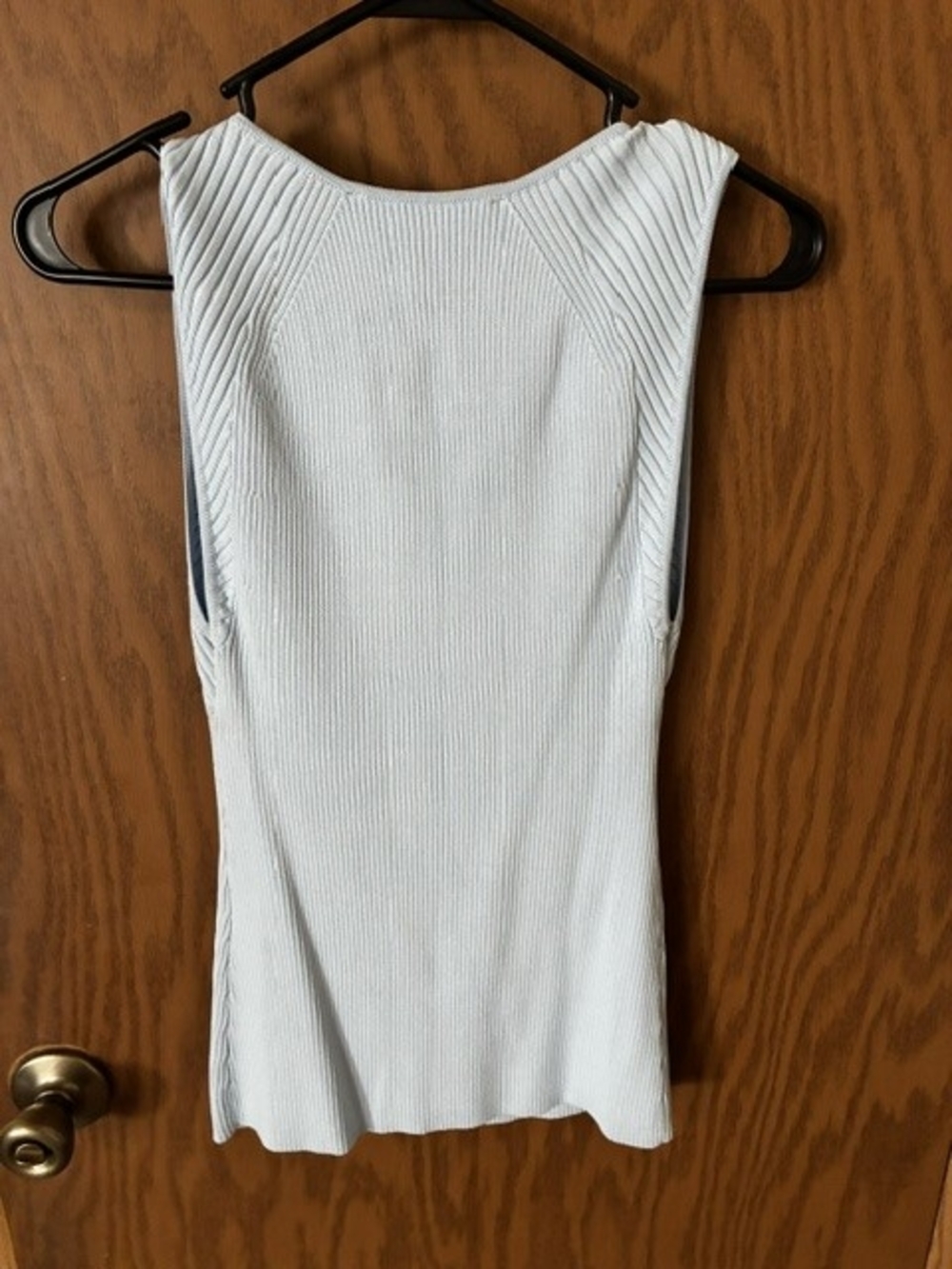 White House Black Market Light Blue Ribbed Keyhole Tank - Picture 4 of 6